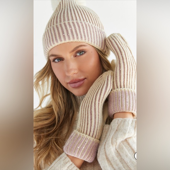 🍁NEW Fall🍁 Lilly Striped Flip Top Gloves - Picture 2 of 4